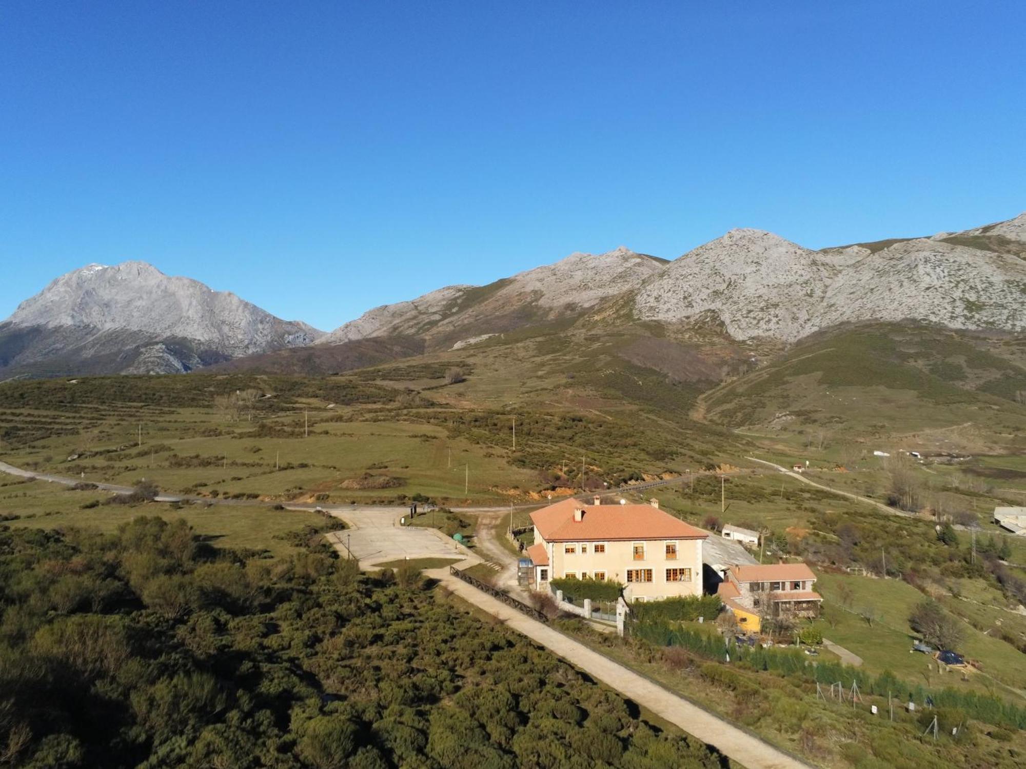 Hotel Pico Espiguete Alba de los Cardaños Dış mekan fotoğraf