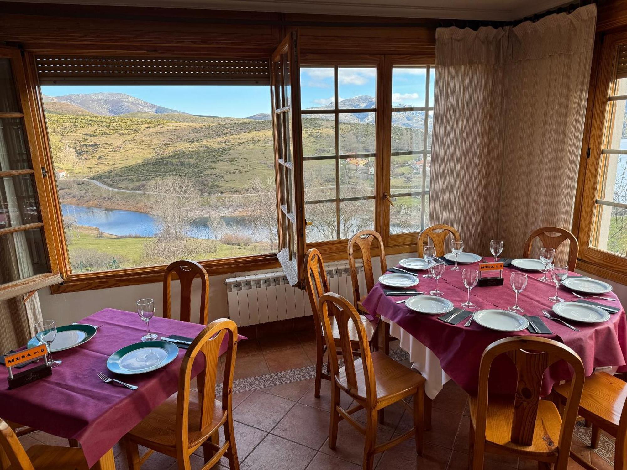 Hotel Pico Espiguete Alba de los Cardaños Dış mekan fotoğraf