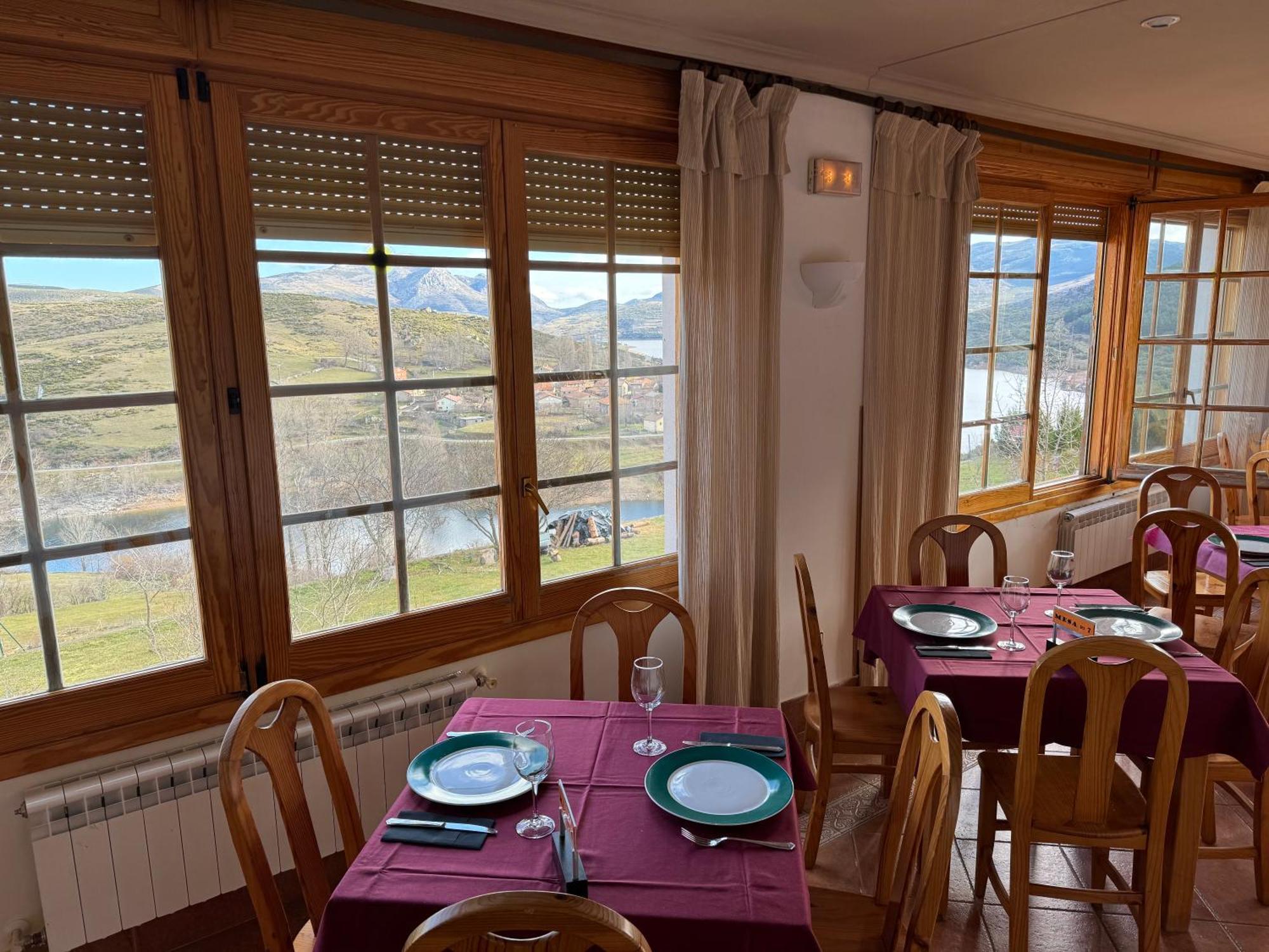 Hotel Pico Espiguete Alba de los Cardaños Dış mekan fotoğraf